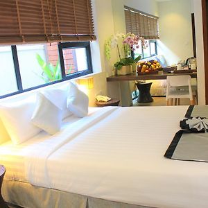Executive Queen Room